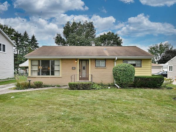1308 Margret Street , Des Plaines, IL 60018