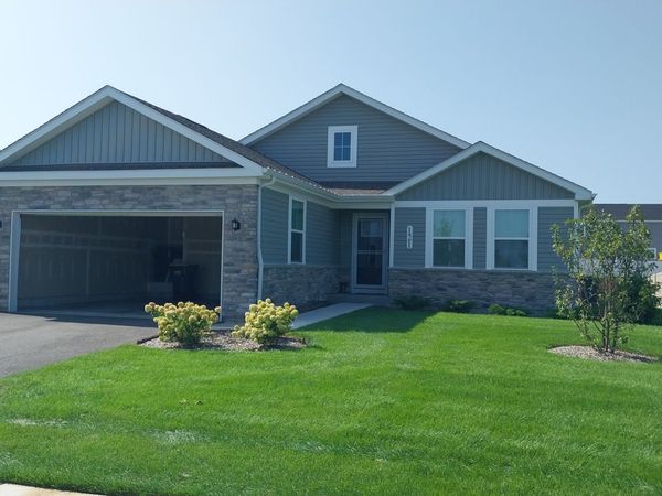121 Cornerstone Drive , Hampshire, IL 60140