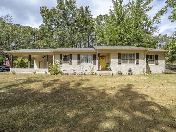 938 E POPLAR AVE, Selmer, TN 38375
