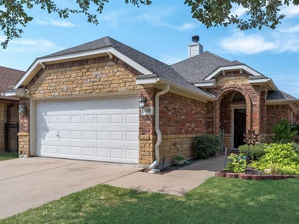 9032 Racquet Club Drive, Fort Worth, TX 76120