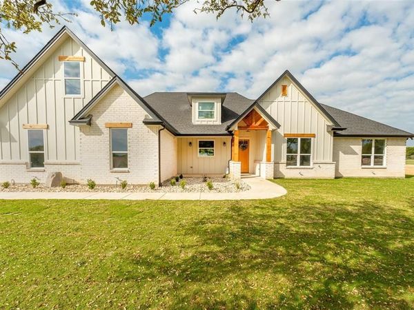161 Helton Drive, Granbury, TX 76049