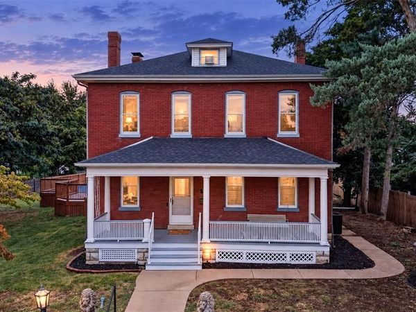552 Clark Street, St Charles, MO 63301