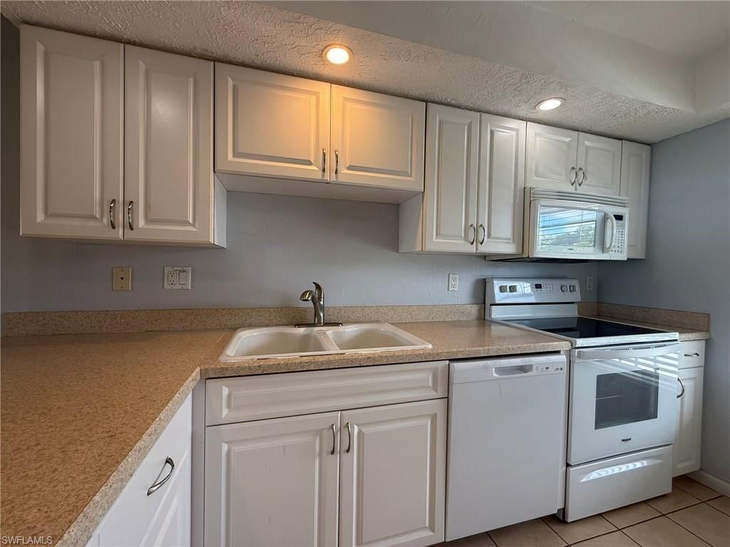 16251 Dublin Cir , Unit 204, Fort Myers, FL 33908 Photo