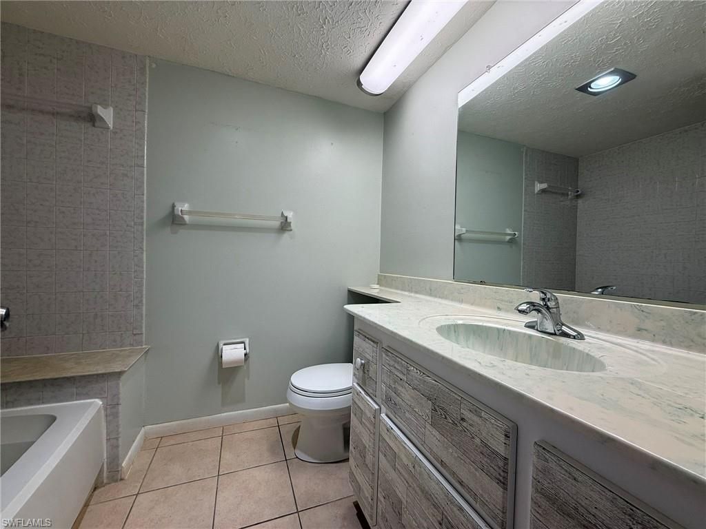 16251 Dublin Cir , Unit 204, Fort Myers, FL 33908 Photo