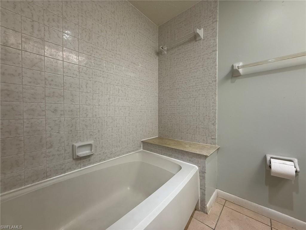 16251 Dublin Cir , Unit 204, Fort Myers, FL 33908 Photo