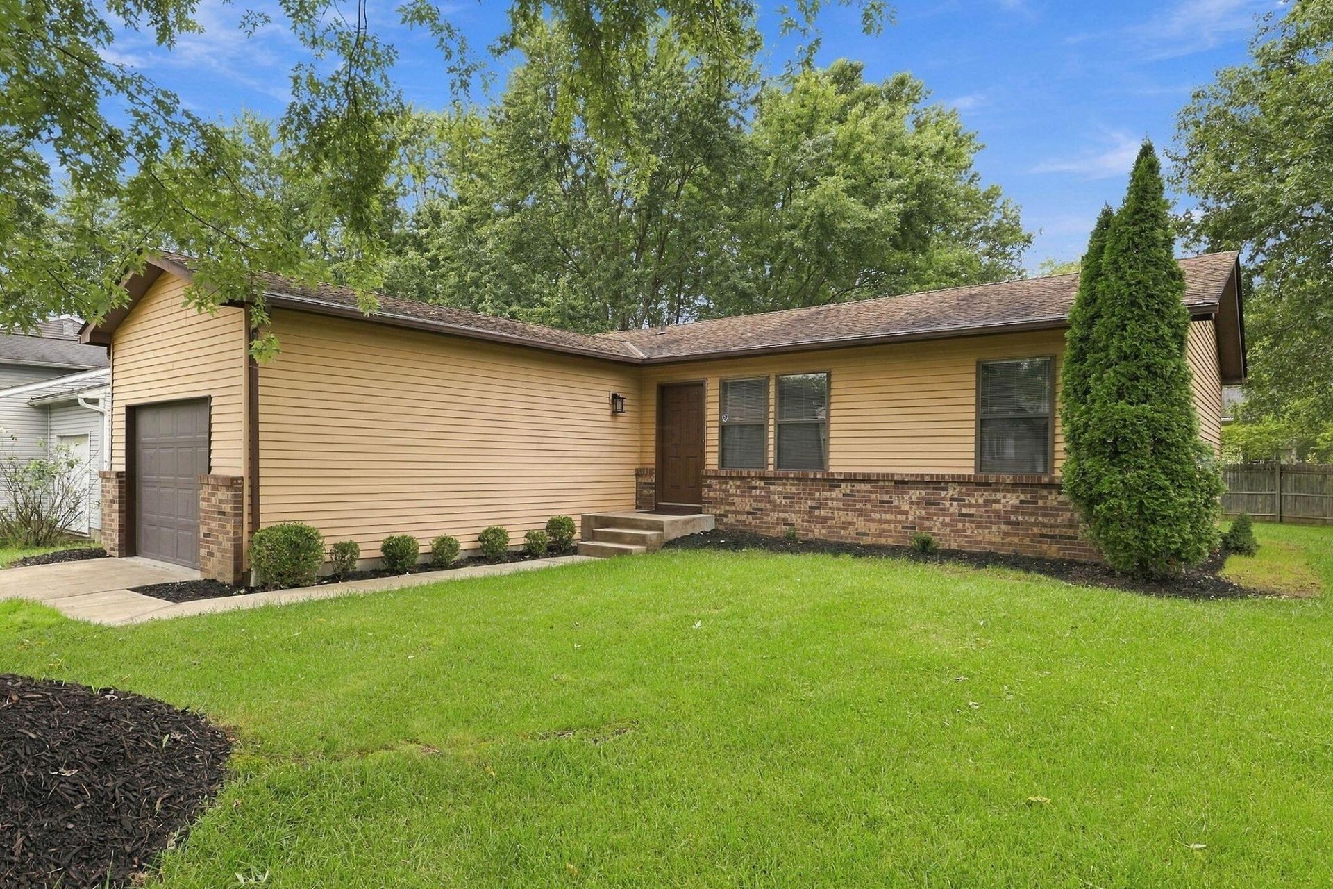 8847 Hornsea Drive, Powell, OH 43065 Main Photo