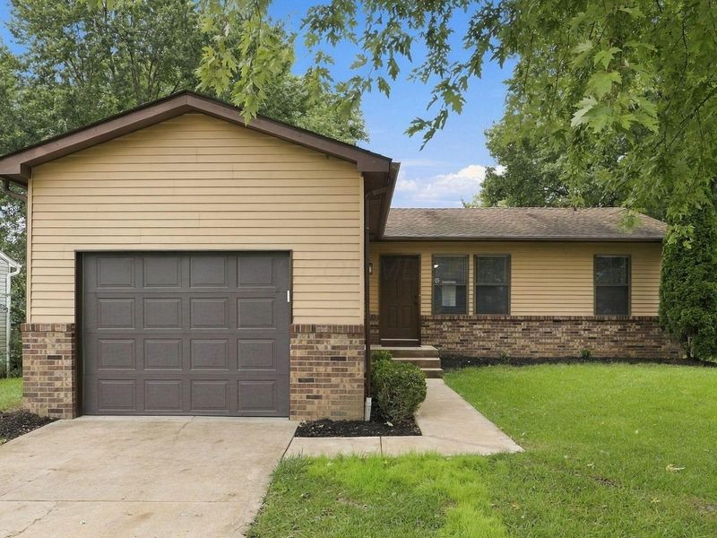 8847 Hornsea Drive, Powell, OH 43065 Photo 2