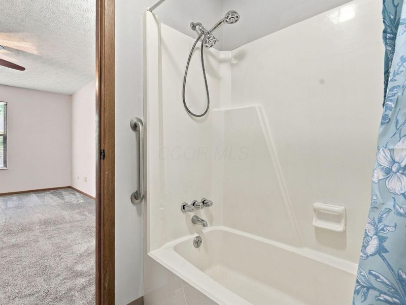 8847 Hornsea Drive, Powell, OH 43065 Photo 21
