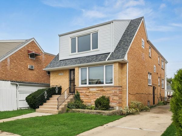6122 W Leland Avenue , Unit 2, Chicago, IL 60630