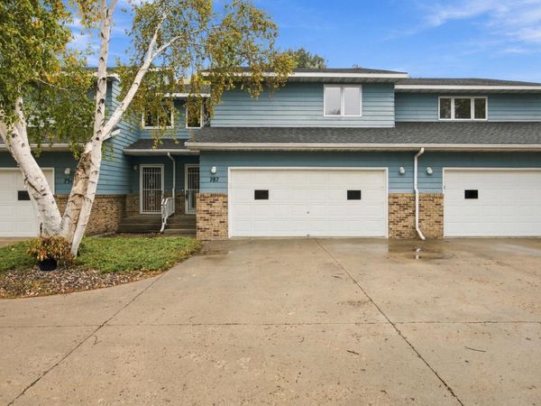 787 Royal Oaks Drive N, Fargo, ND 58102