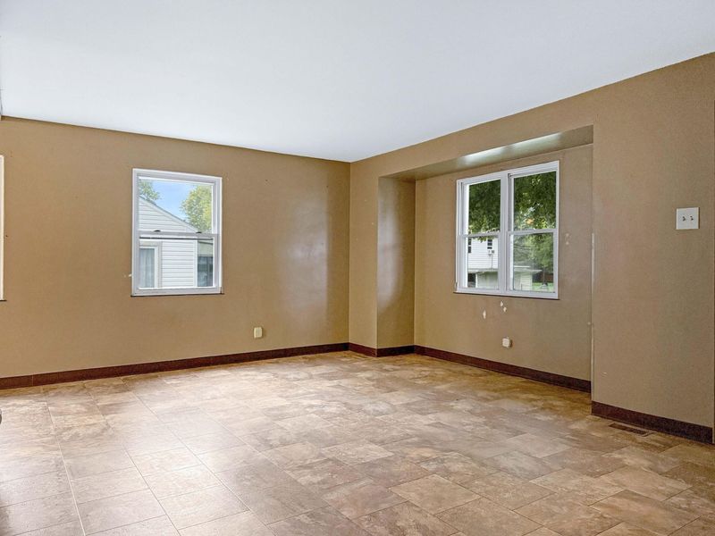 365 Henry Street, Urbana, OH 43078 Photo 9