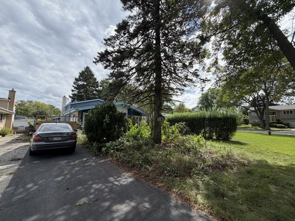 1357 S Vail Avenue , Arlington Heights, IL 60005