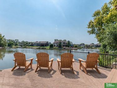 2713 Lakeview Circle, Plattsmouth, NE 68048