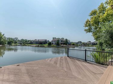 2713 Lakeview Circle, Plattsmouth, NE 68048