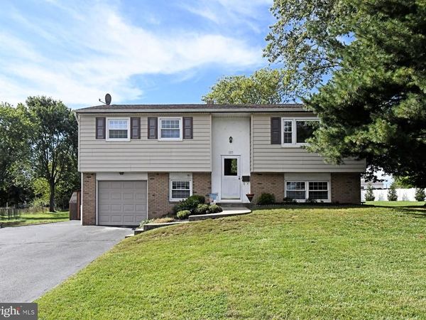 117 MEADOWLAND DRIVE , RED HILL, PA 18076