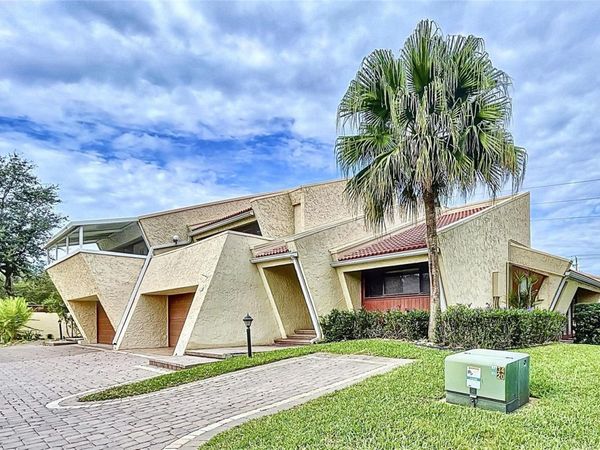 2 CASARENA COURT , WINTER HAVEN, FL 33881