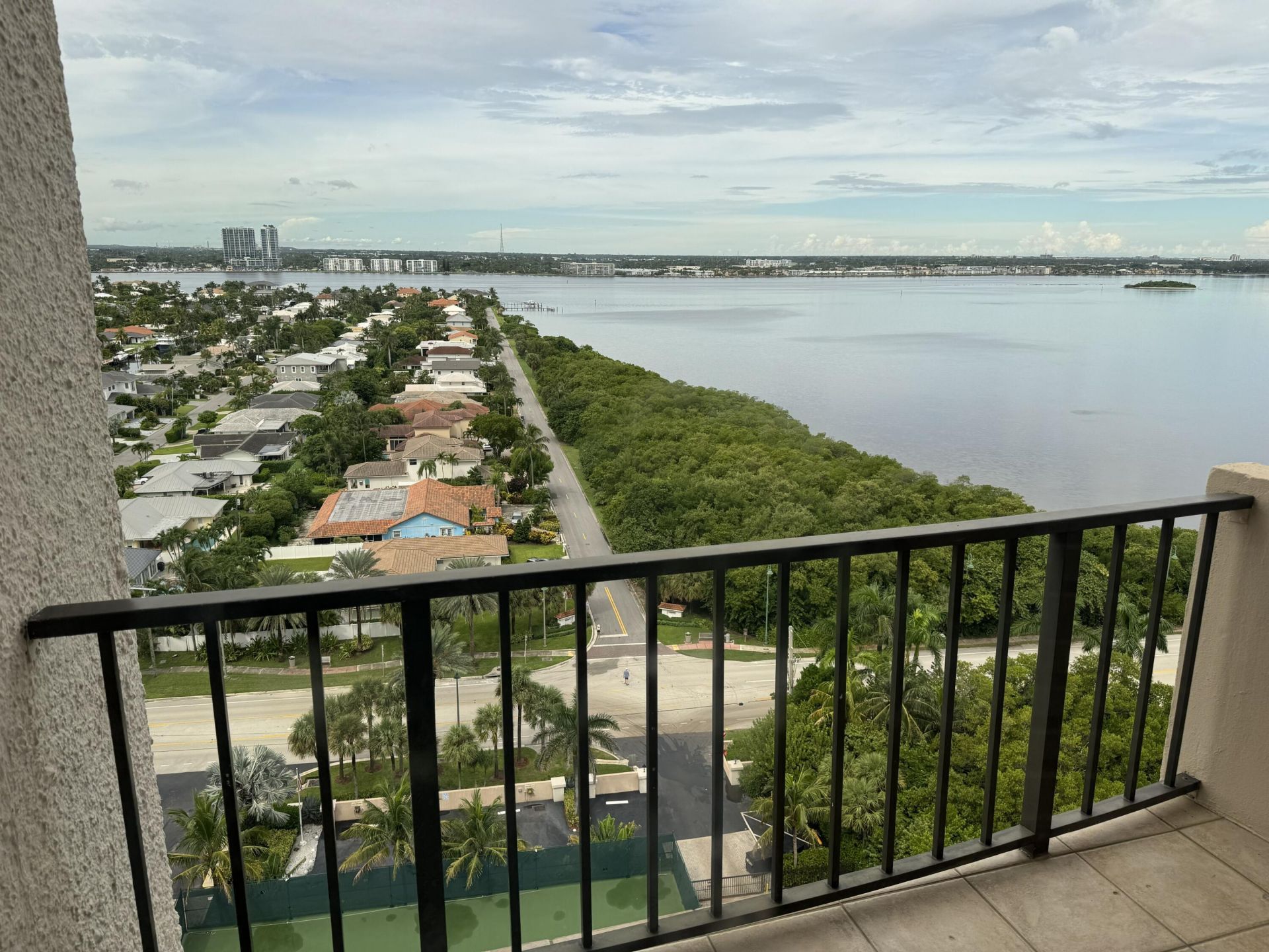 4200 N Ocean Drive, Unit 2-1705, Singer Island, FL 33404 Photo