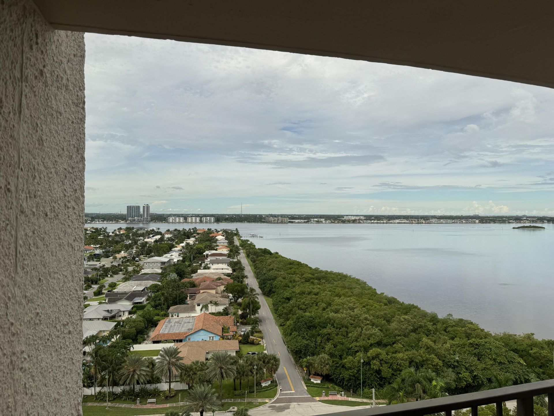 4200 N Ocean Drive, Unit 2-1705, Singer Island, FL 33404 Photo