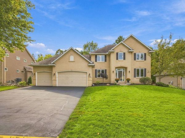 700 Mcfaddens Trail, Eagan, MN 55123