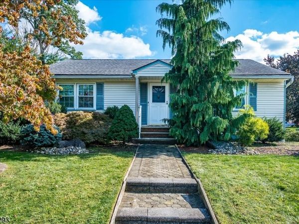 669 Old Post Rd, Edison, NJ 08817