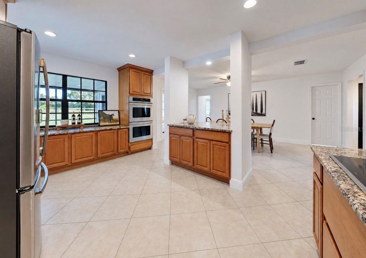 2818 Springdell Circle , Valrico, FL 33596 Photo