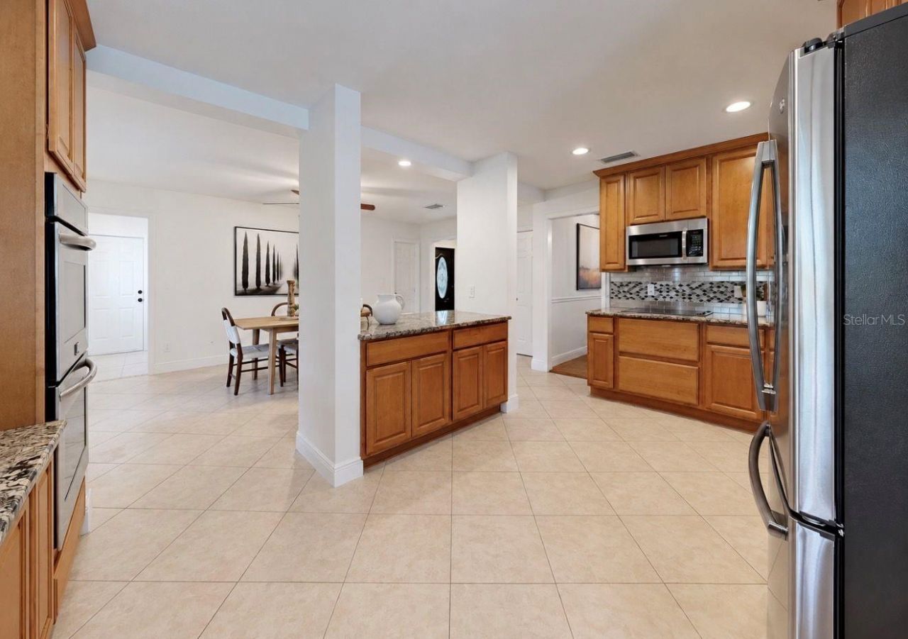 2818 Springdell Circle , Valrico, FL 33596 Photo