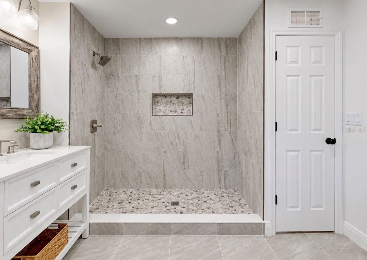 2818 Springdell Circle , Valrico, FL 33596 Photo