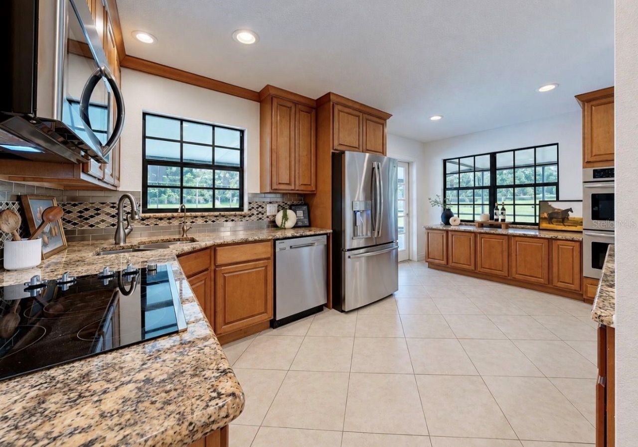 2818 Springdell Circle , Valrico, FL 33596 Photo