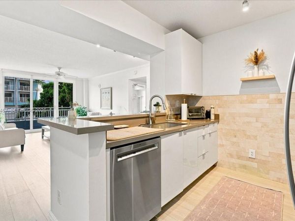 2665 SW 37th Ave , Unit 211, Miami, FL 33133