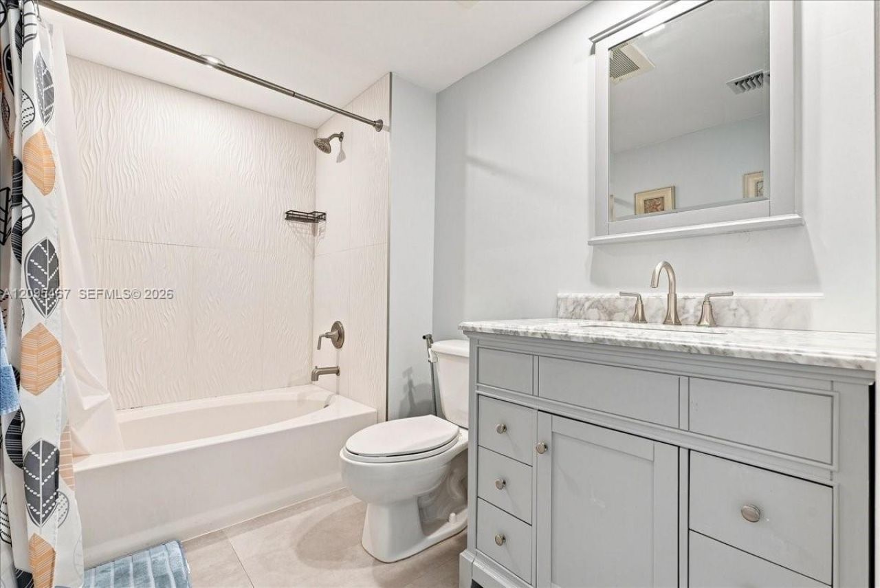2665 SW 37th Ave , Unit 211, Miami, FL 33133 Photo