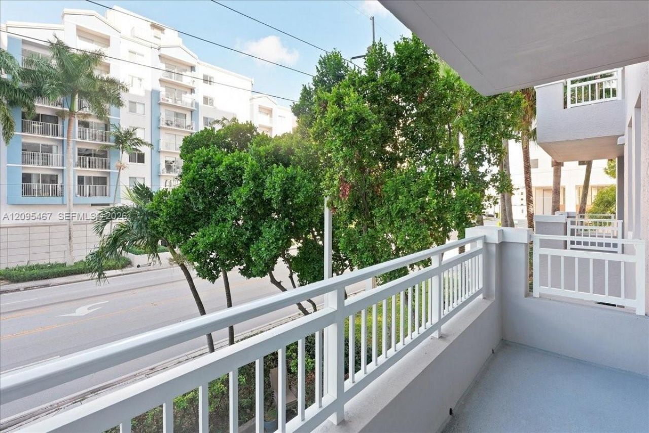 2665 SW 37th Ave , Unit 211, Miami, FL 33133 Photo