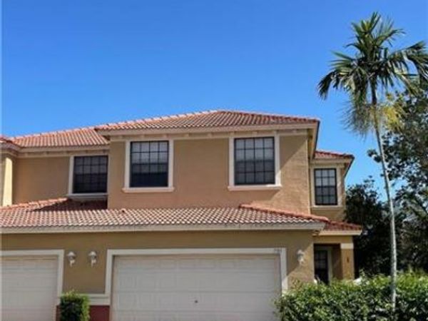 7385 Bristol CIR , NAPLES, FL 34120