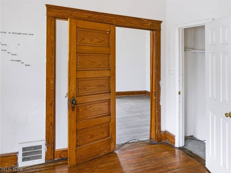 10001 Stoughton Avenue, Cleveland, OH 44104 Photo 4