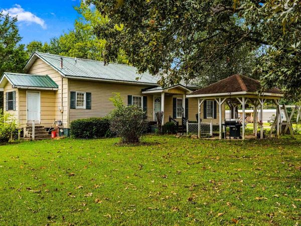 3905 County Road 5 , Florence, AL 35633