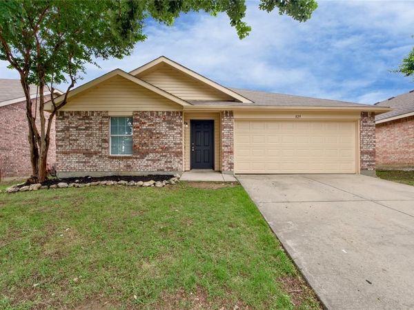 829 Santa Rosa Drive , Fort Worth, TX 76052