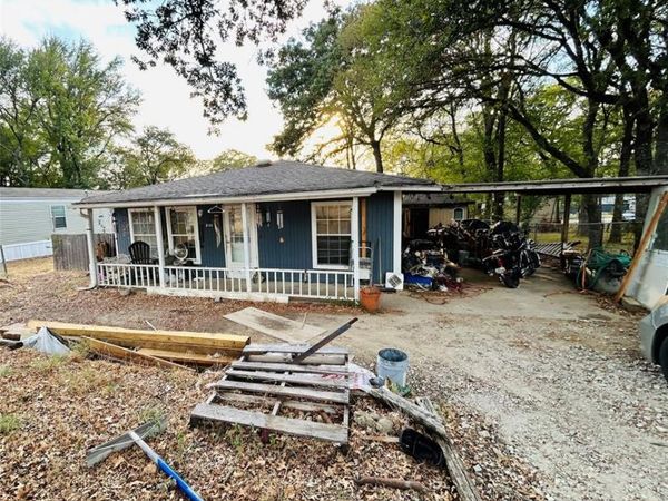 235 Wildwind Street , Mabank, TX 75156