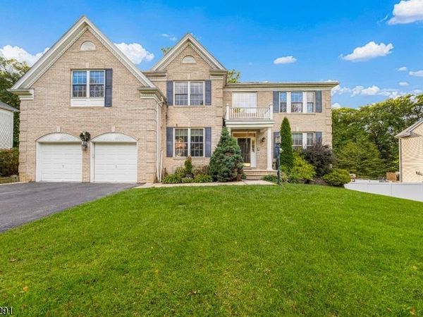 9 Red Maple Ln, Mount Olive, NJ 07836