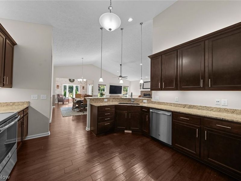 9590 Ravinia Drive , Olmsted Falls, OH 44138 Photo 19