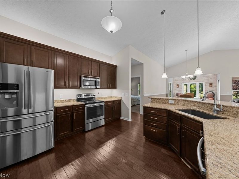 9590 Ravinia Drive , Olmsted Falls, OH 44138 Photo 20
