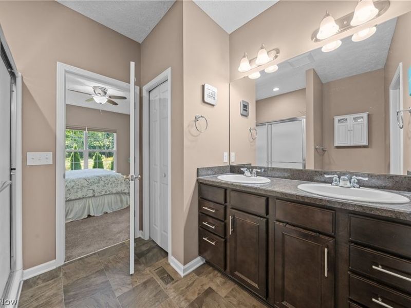 9590 Ravinia Drive , Olmsted Falls, OH 44138 Photo 25