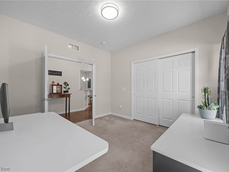9590 Ravinia Drive , Olmsted Falls, OH 44138 Photo 34
