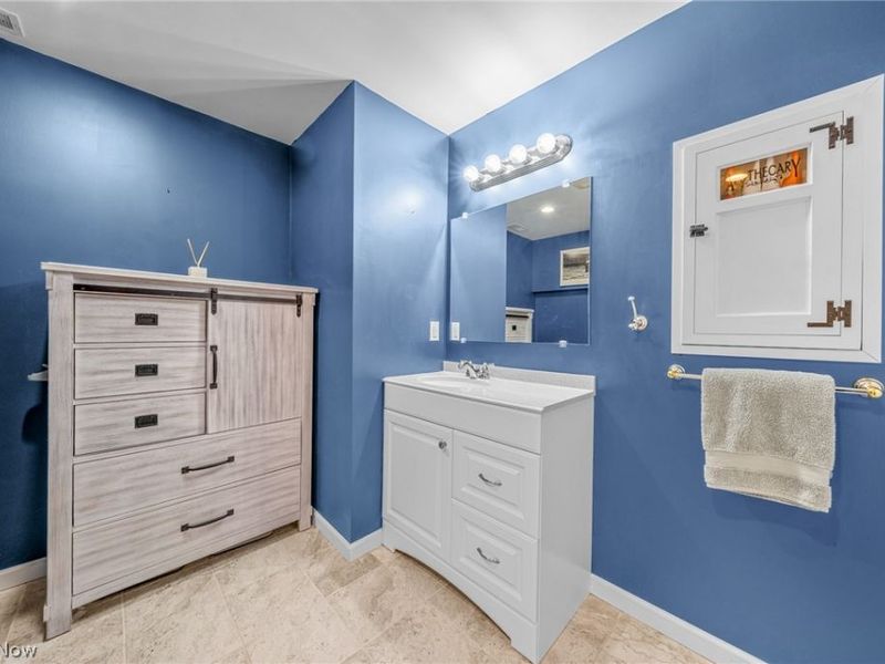 9590 Ravinia Drive , Olmsted Falls, OH 44138 Photo 39