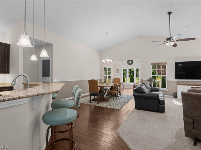 9590 Ravinia Drive , Olmsted Falls, OH 44138 Photo 4