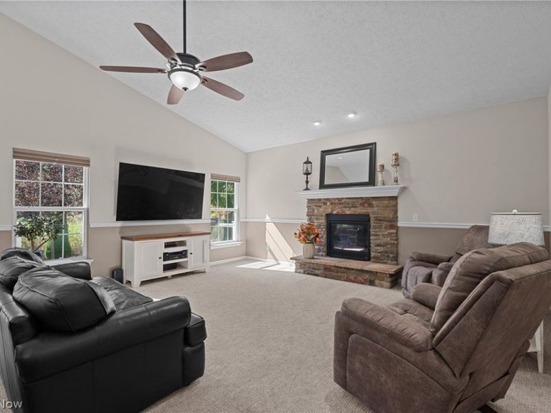 9590 Ravinia Drive , Olmsted Falls, OH 44138 Photo 5