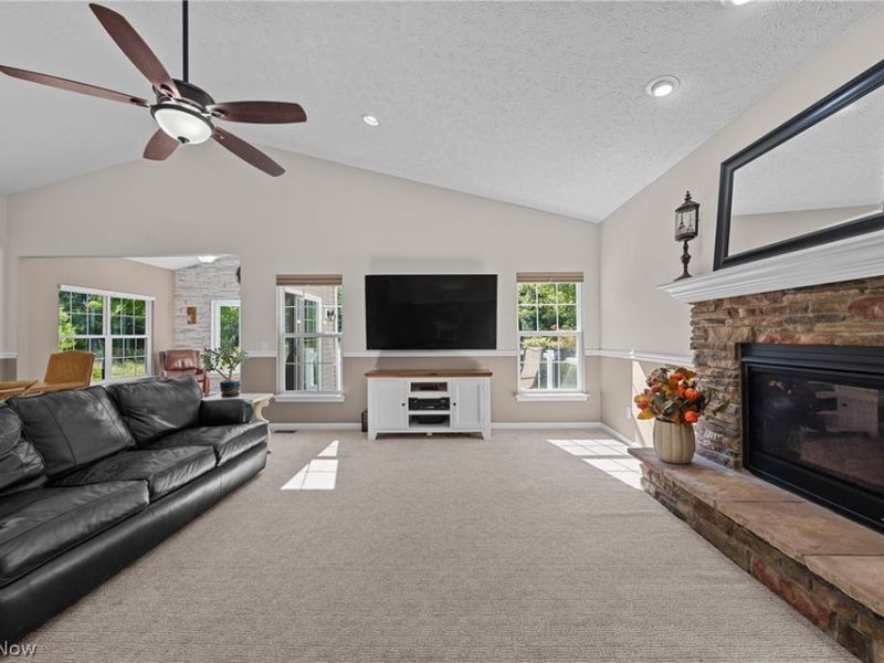 9590 Ravinia Drive , Olmsted Falls, OH 44138 Photo 7