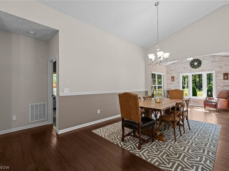 9590 Ravinia Drive , Olmsted Falls, OH 44138 Photo 8