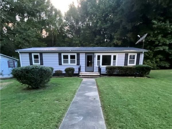 215 N Clay Street, South Hill, VA 23970