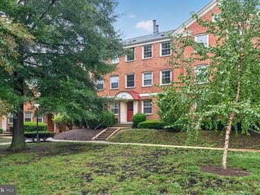 2709 ARLINGTON BOULEVARD , Unit 302, ARLINGTON, VA 22201