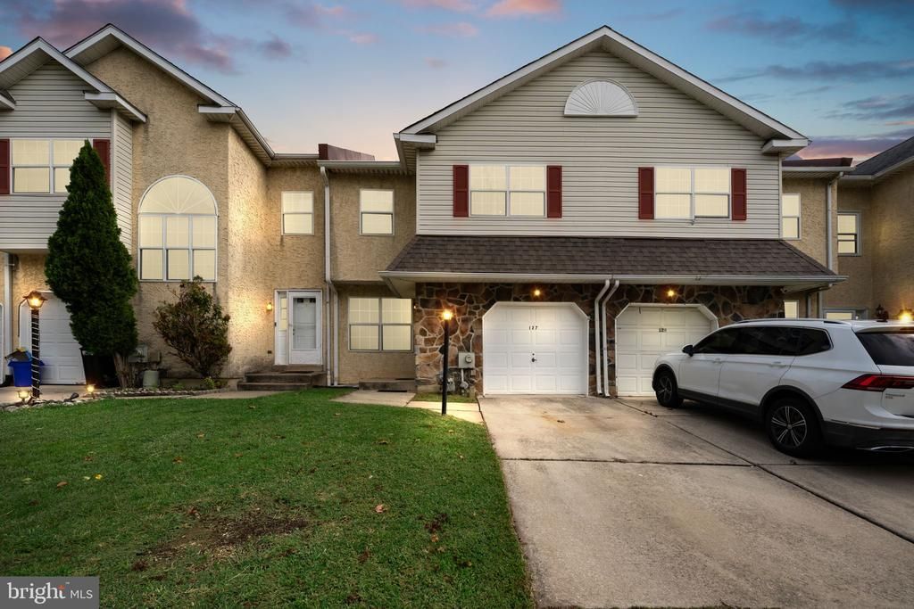 127 E WINONA AVENUE , NORWOOD, PA 19074