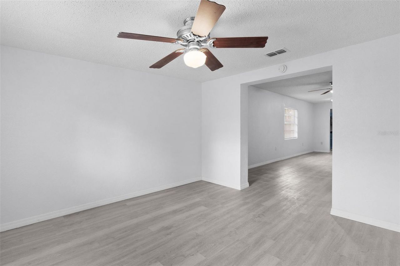 31128 Lochmore Circle, Mount Plymouth, FL 32776 Photo